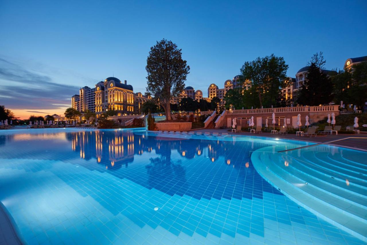 Dreams Sunny Beach Resort And Spa Exterior foto The swimming pool at the hotel