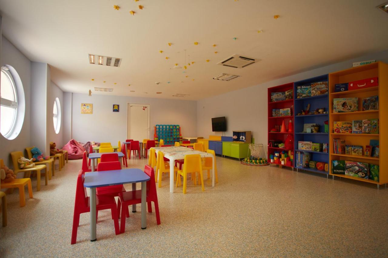 Dreams Sunny Beach Resort And Spa Exterior foto A typical nursery classroom