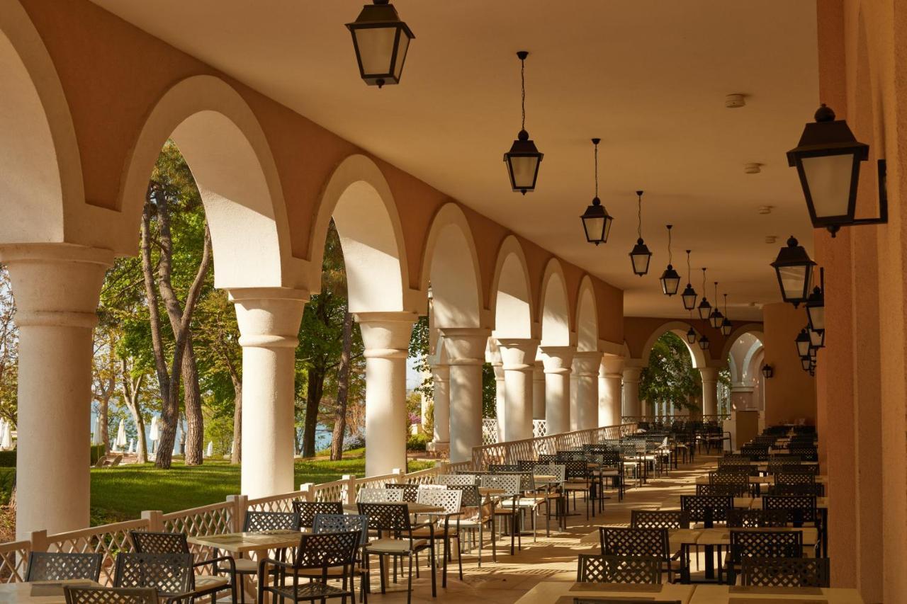 Dreams Sunny Beach Resort And Spa Exterior foto The Arcades