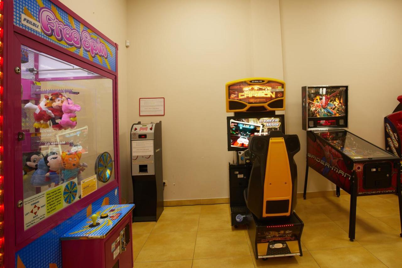 Dreams Sunny Beach Resort And Spa Exterior foto Arcade games at the museum