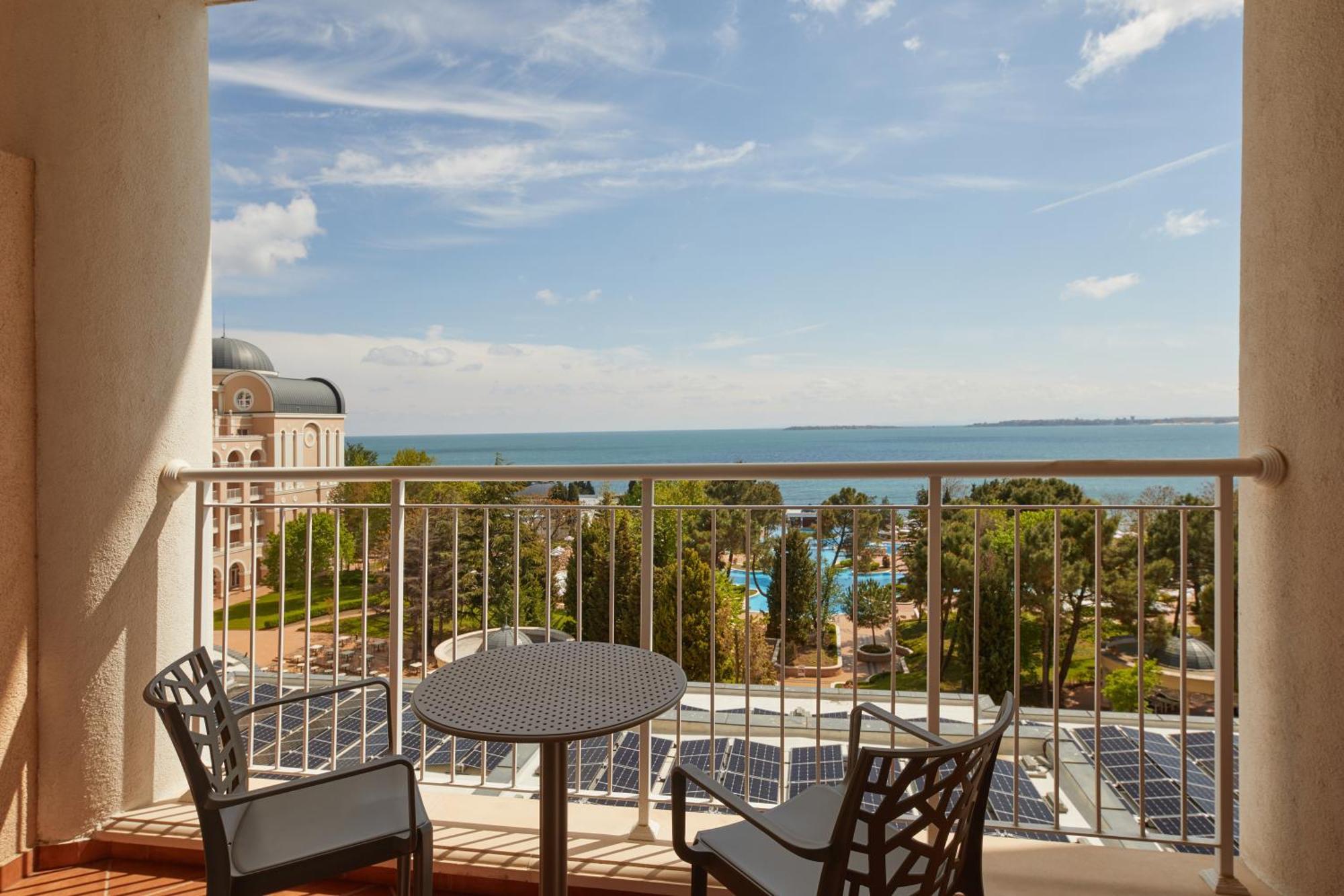 Dreams Sunny Beach Resort And Spa Cameră foto Balcony of a hotel room