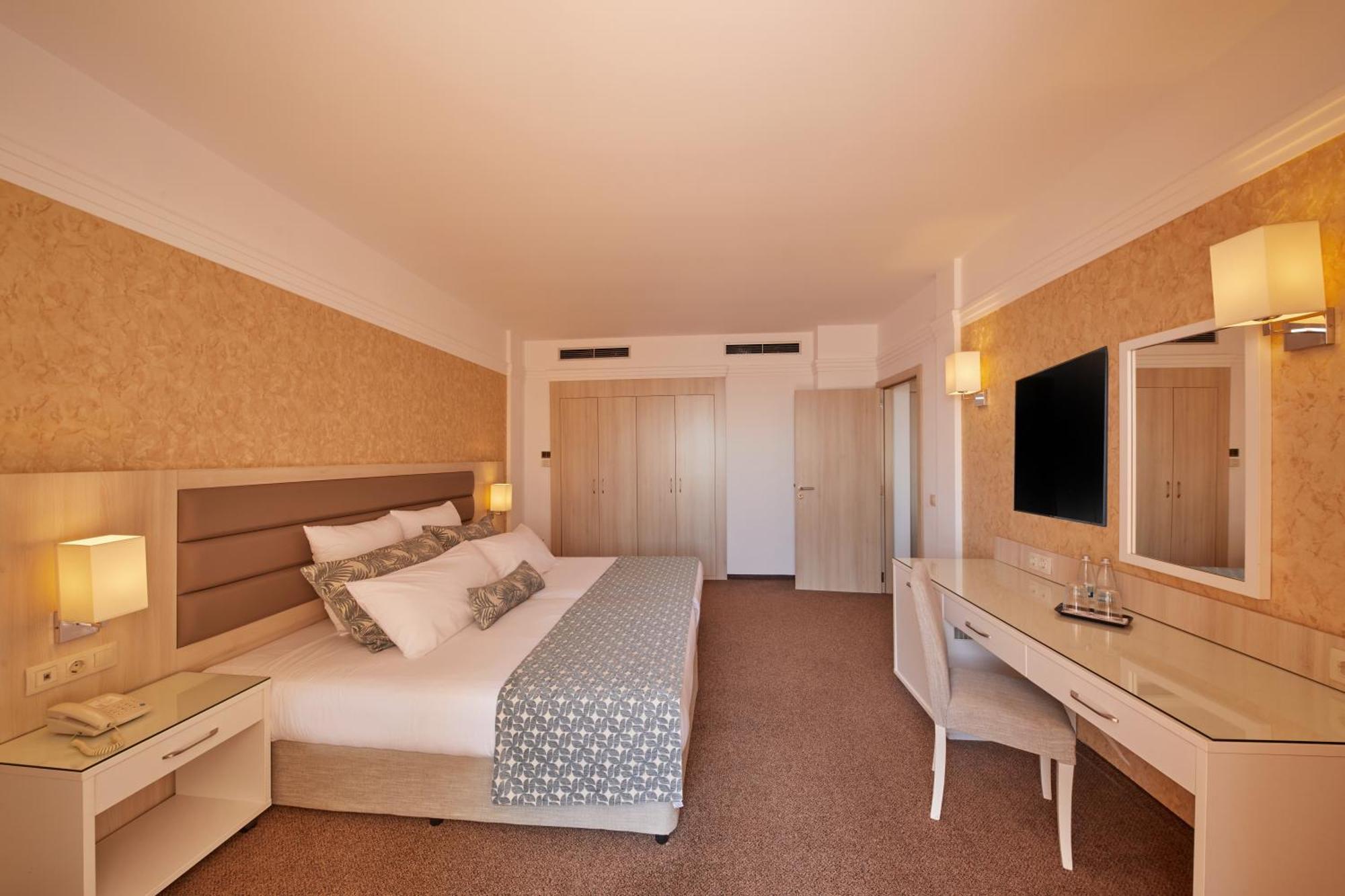 Dreams Sunny Beach Resort And Spa Cameră foto A room at the hotel