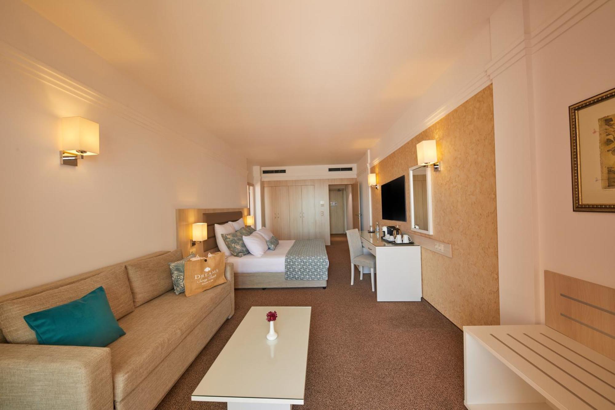 Dreams Sunny Beach Resort And Spa Cameră foto A room at the hotel