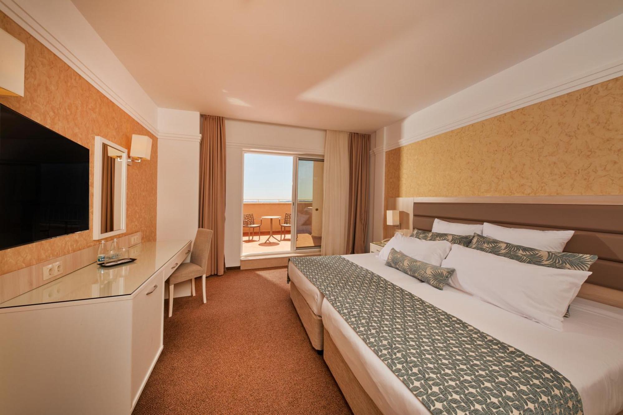 Dreams Sunny Beach Resort And Spa Cameră foto A room at the hotel