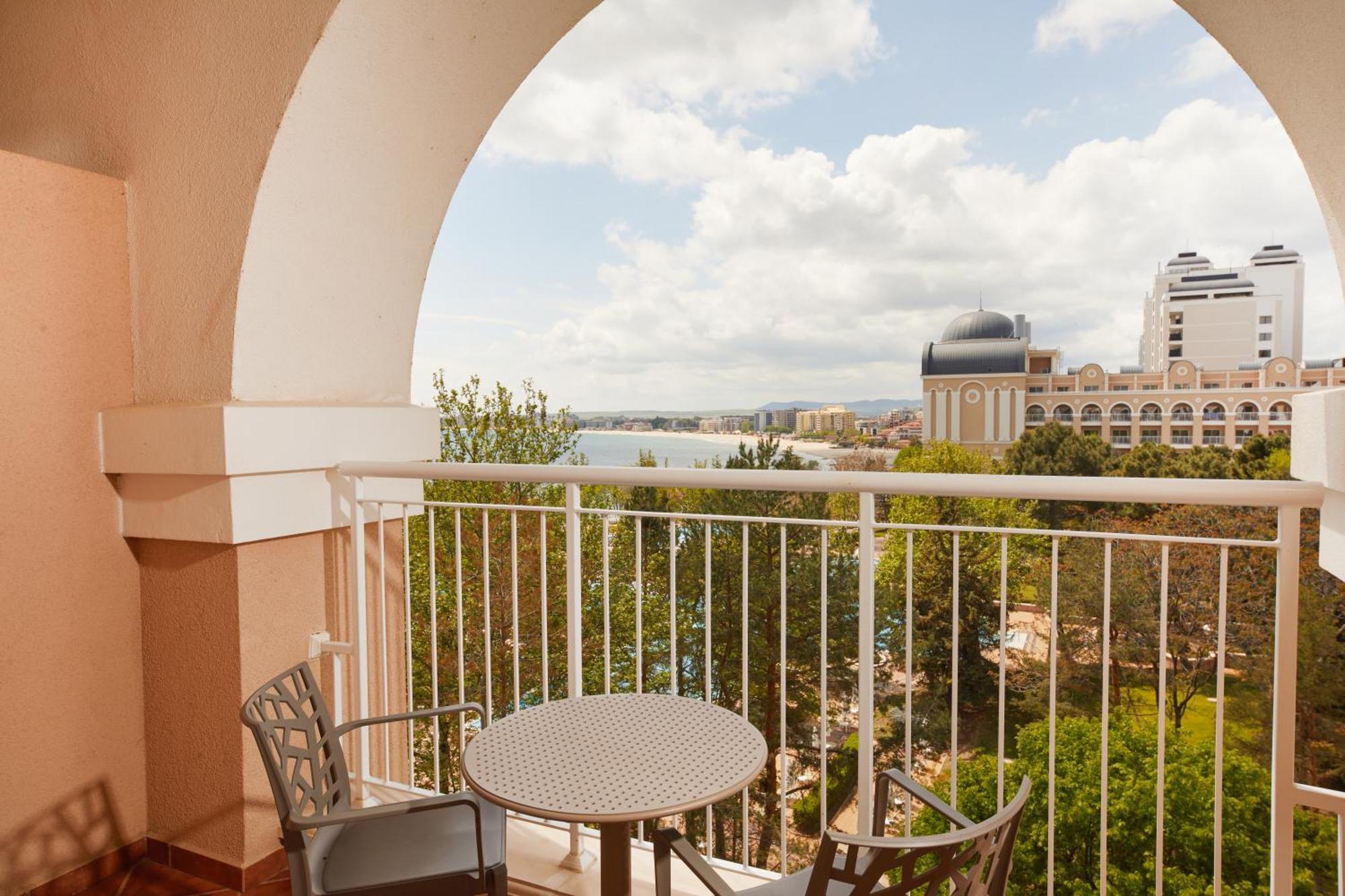 Dreams Sunny Beach Resort And Spa Cameră foto Balcony view of the San Diego skyline