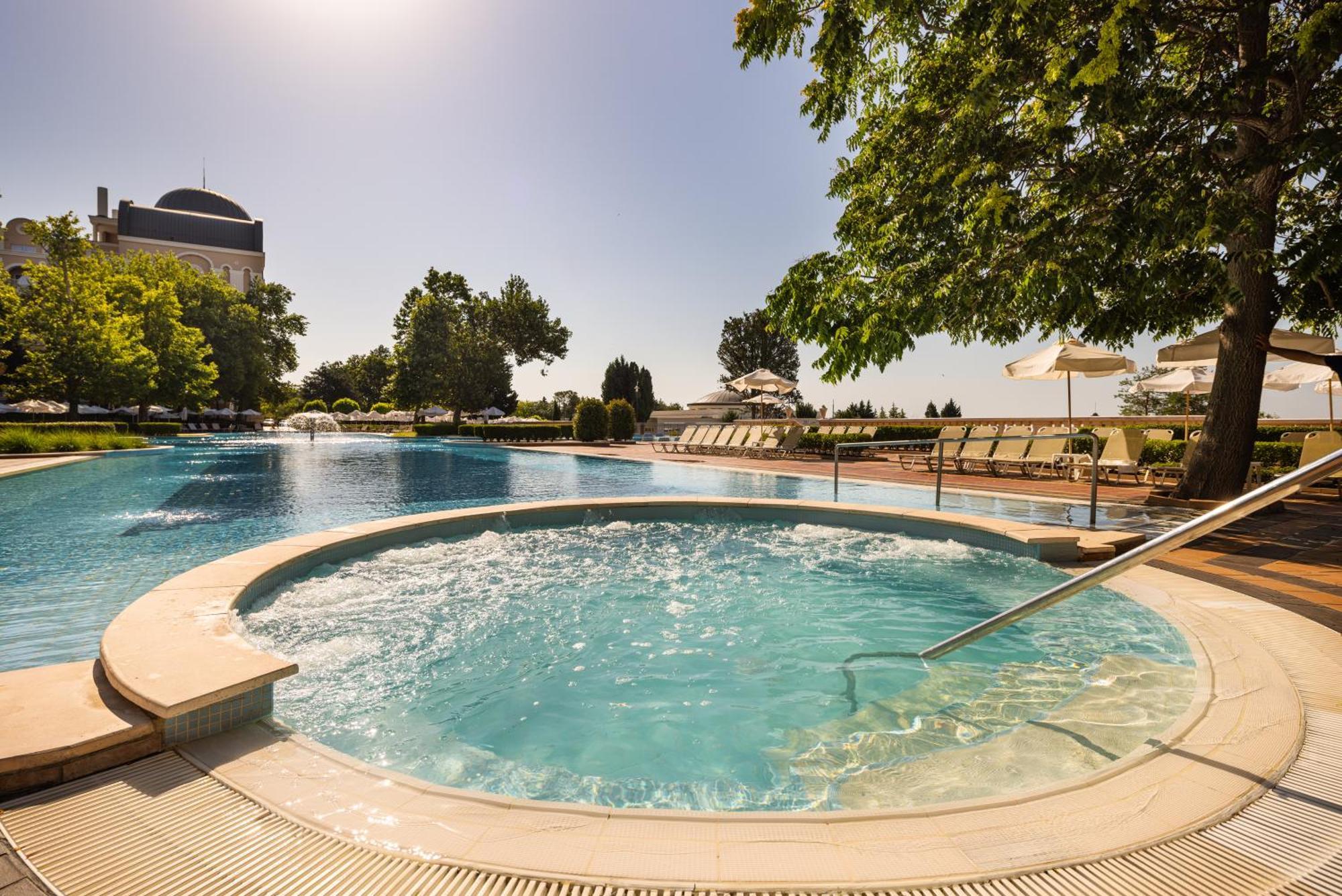 Dreams Sunny Beach Resort And Spa Exterior foto The swimming pool